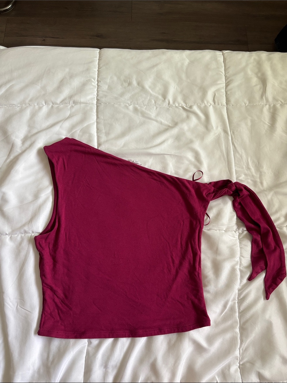 Dynamite One-Shoulder Tie-Detail Women's Top in Berry